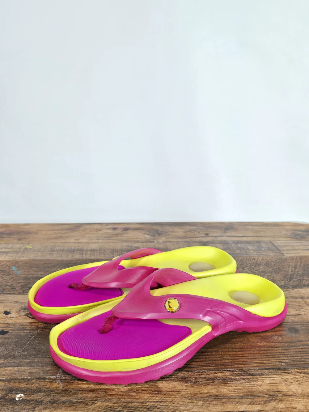 Women’s Neon Pink & Yellow Foam Flip Sandals Size 8W
